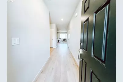 709 S 26th Way, Ridgefield, WA 98642 - Photo 3