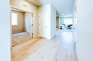 709 S 26th Way, Ridgefield, WA 98642 - Photo 5