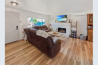 876 Welcome Way, Eugene, OR 97402 - Photo 5