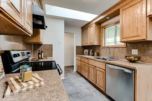 2750 Villa Way, Springfield, OR 97477 - Photo 13