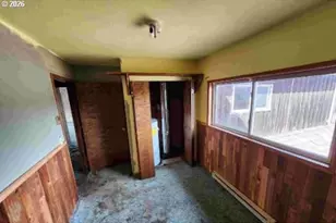 830 3rd St, Bandon, OR 97411 - Photo 11