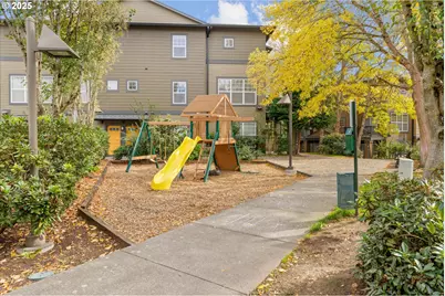 1050 SW 170th Ave #201, Beaverton, OR 97003 - Photo 31