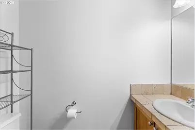 1050 SW 170th Ave #201, Beaverton, OR 97003 - Photo 29