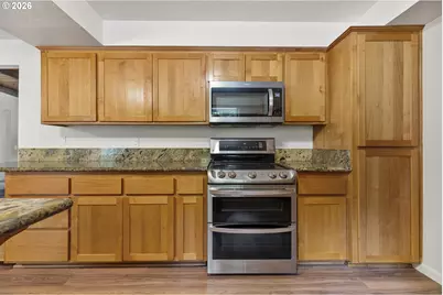 135 Rolling Hills Dr, Grants Pass, OR 97526 - Photo 21
