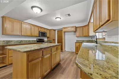 135 Rolling Hills Dr, Grants Pass, OR 97526 - Photo 19