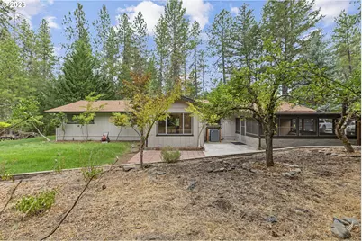 135 Rolling Hills Dr, Grants Pass, OR 97526 - Photo 7