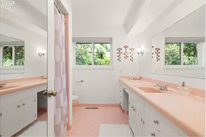 4922 SW Barnes Rd, Portland, OR 97221 - Photo 27