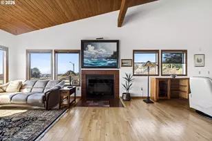 701 Prefontaine Dr, Coos Bay, OR 97420 - Photo 11