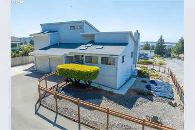 701 Prefontaine Dr, Coos Bay, OR 97420 - Photo 3