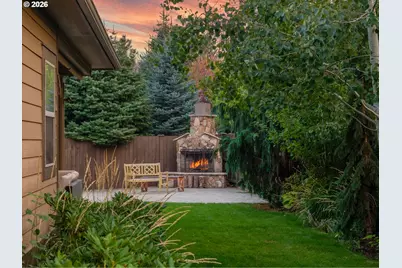 21302 NE Brooklyn Ct, Bend, OR 97701 - Photo 23