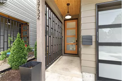 3732 SE Lambert St, Portland, OR 97202 - Photo 1