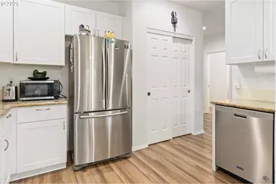 1839 S 57th St, Springfield, OR 97478 - Photo 11