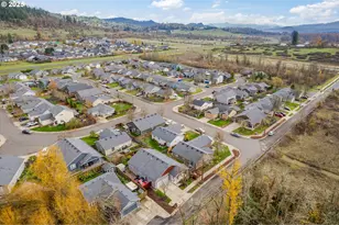 1839 S 57th St, Springfield, OR 97478 - Photo 43