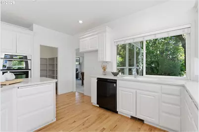 5914 SW Kruse Ridge Dr, Portland, OR 97219 - Photo 19