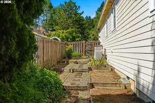 5914 SW Kruse Ridge Dr, Portland, OR 97219 - Photo 41