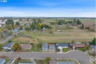 346 E 10th Pl, Junction City, OR 97448 - Photo 37