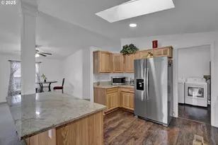 346 E 10th Pl, Junction City, OR 97448 - Photo 15