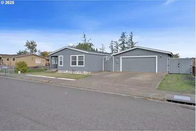 346 E 10th Pl, Junction City, OR 97448 - Photo 3