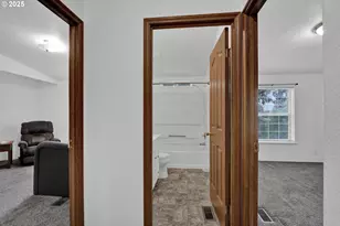 346 E 10th Pl, Junction City, OR 97448 - Photo 25