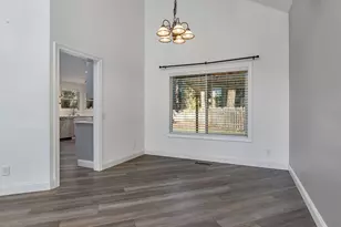 1128 SE 53rd Ct, Hillsboro, OR 97123 - Photo 9