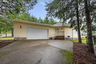 1101 Blanco Ave, Coos Bay, OR 97420 - Photo 1