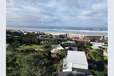 4604 Falcon St, Florence, OR 97439 - Photo 3