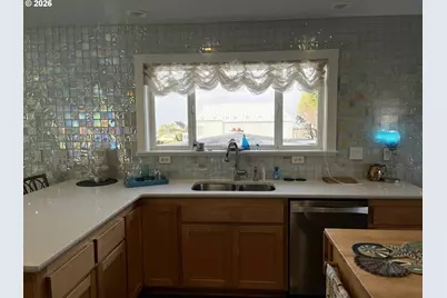 4604 Falcon St, Florence, OR 97439 - Photo 23