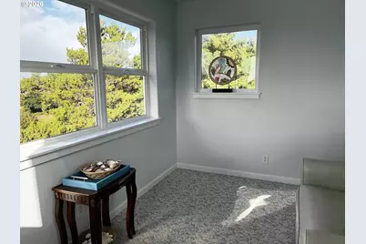 4604 Falcon St, Florence, OR 97439 - Photo 45