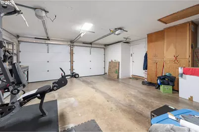 3389 Kevington Ave, Eugene, OR 97405 - Photo 37