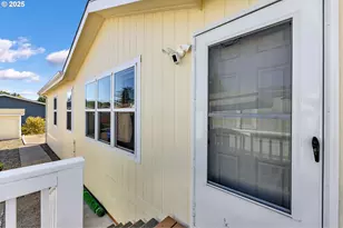 300 SW 7th Ave, Battle Ground, WA 98604 - Photo 3