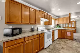 300 SW 7th Ave, Battle Ground, WA 98604 - Photo 15