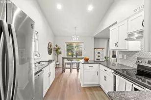 1636 Bonnie Ln, Forest Grove, OR 97116 - Photo 5