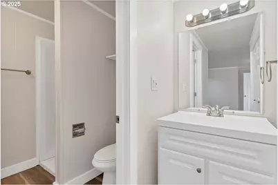 204 S 3rd St, Carlton, OR 97111 - Photo 31