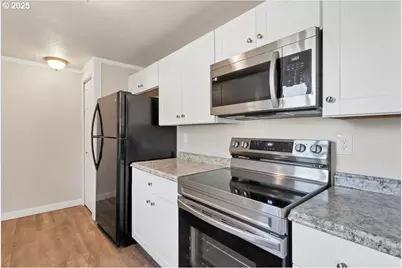 204 S 3rd St, Carlton, OR 97111 - Photo 13