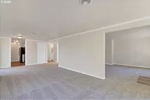 204 S 3rd St, Carlton, OR 97111 - Photo 9