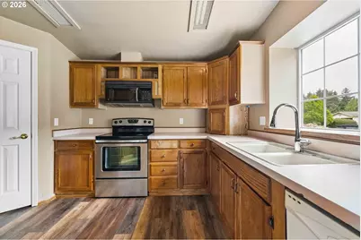 1188 Indiana Ave, Bandon, OR 97411 - Photo 13