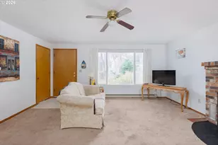 916 NE Douglas St, Newport, OR 97365 - Photo 3