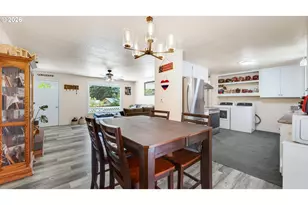 4976 Lake Dr, Florence, OR 97439 - Photo 11