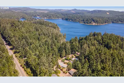 4976 Lake Dr, Florence, OR 97439 - Photo 43