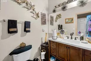 15745 NE Beech St, Portland, OR 97230 - Photo 7