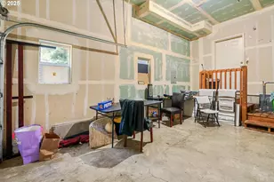 15745 NE Beech St, Portland, OR 97230 - Photo 17