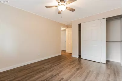 16825 SE Powell Blvd, Portland, OR 97236 - Photo 17