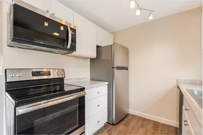 16825 SE Powell Blvd, Portland, OR 97236 - Photo 9