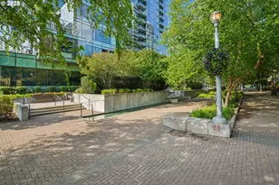 841 S Gaines St, Portland, OR 97239 - Photo 29