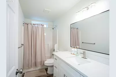 16927 NE Glisan St, Portland, OR 97230 - Photo 21