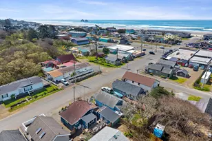 211 S 2nd Ave, Rockaway Beach, OR 97136 - Photo 41