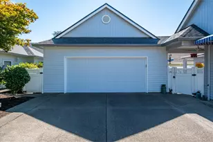 2672 Hazelnut Dr, Woodburn, OR 97071 - Photo 5