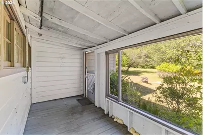 635 25th St, Myrtle Point, OR 97458 - Photo 35