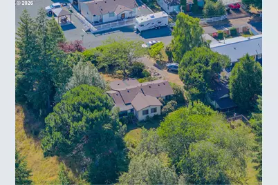 635 25th St, Myrtle Point, OR 97458 - Photo 15