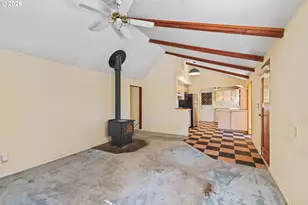635 25th St, Myrtle Point, OR 97458 - Photo 23